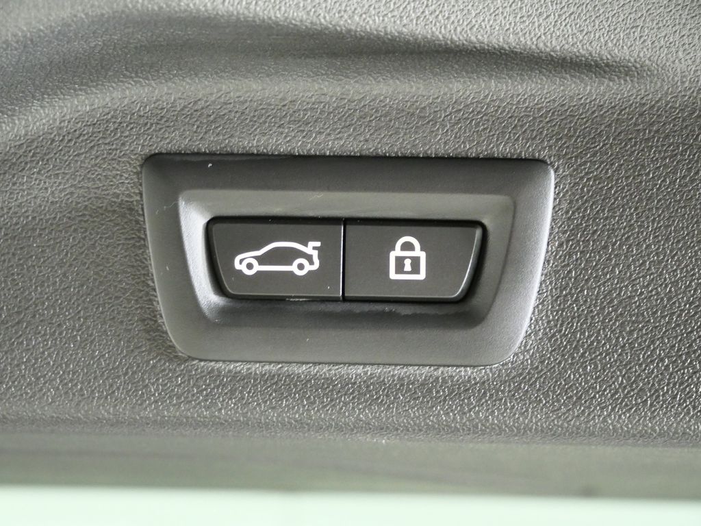 Thumbnail: 2023 BMW X7 - 37