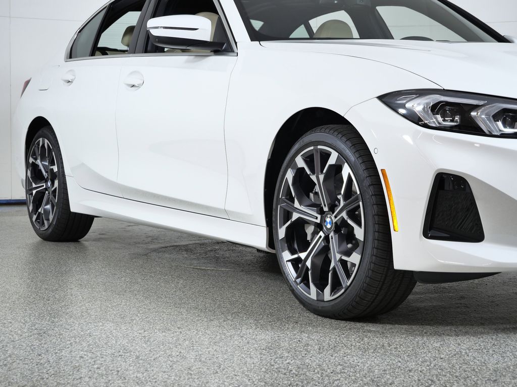 Thumbnail: 2026 BMW 3 Series - 6