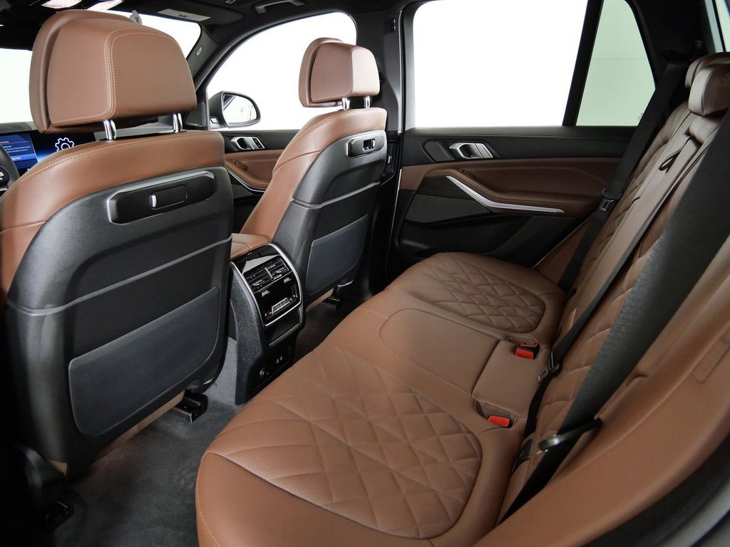 Thumbnail: 2026 BMW X5 - 31