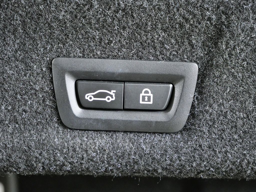 Thumbnail: 2021 BMW 3 Series - 29