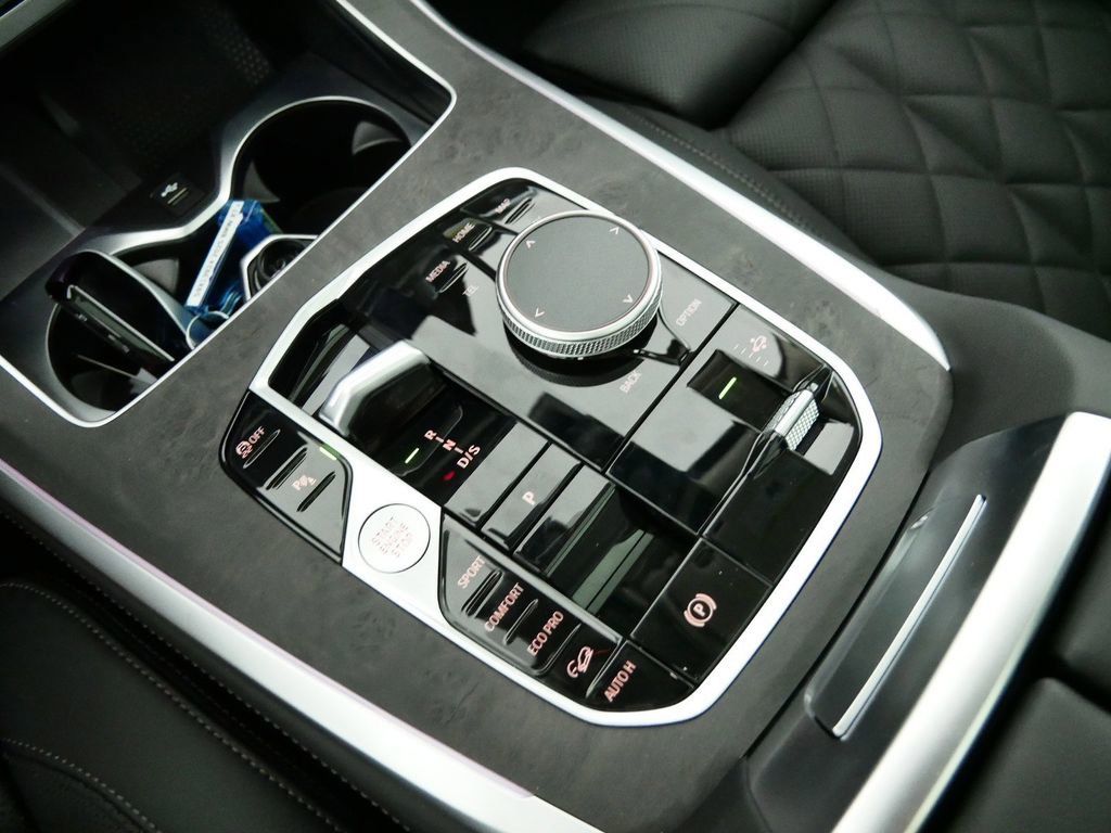 Thumbnail: 2025 BMW X7 - 49