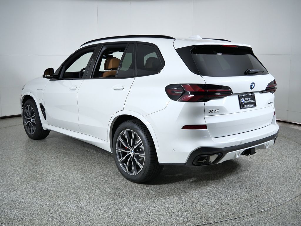 Thumbnail: 2026 BMW X5 - 14
