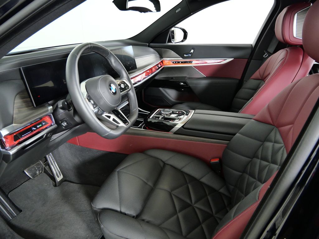 Thumbnail: 2025 BMW 7 Series - 35