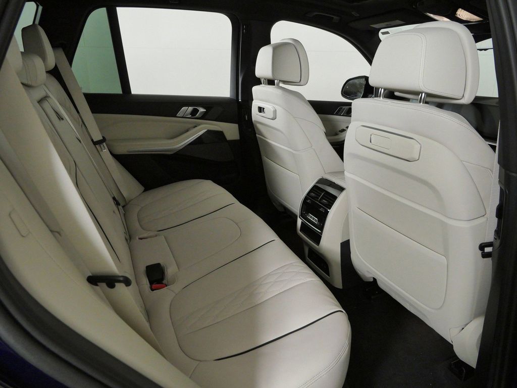 Thumbnail: 2026 BMW X5 - 26