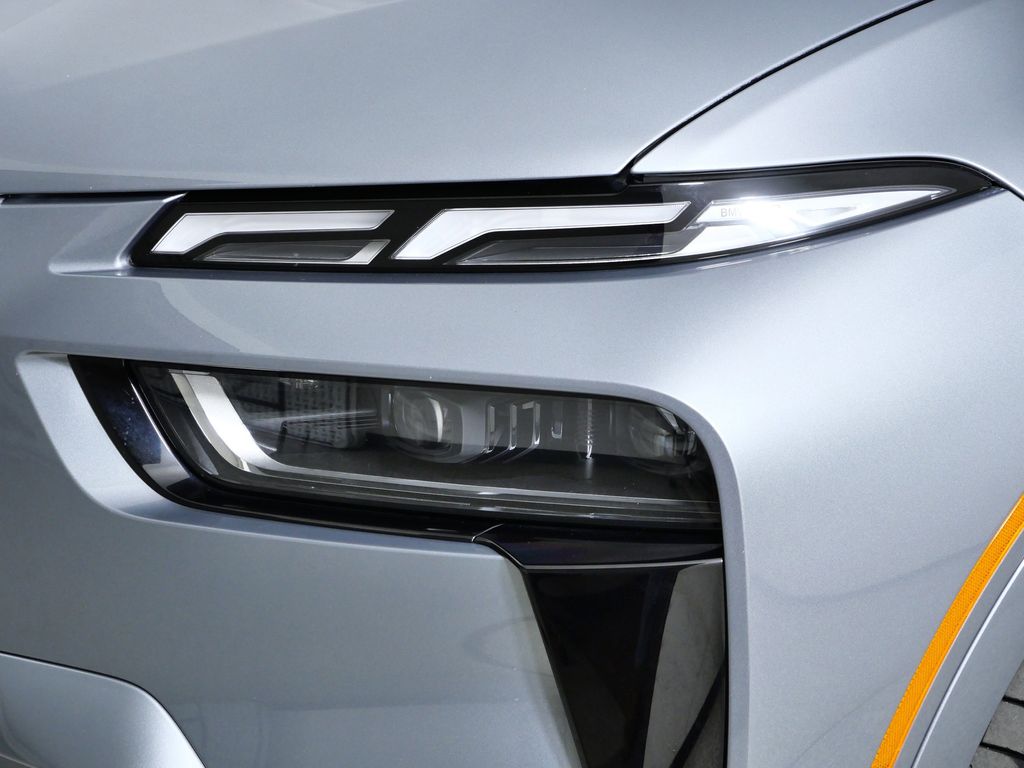 Thumbnail: 2023 BMW X7 - 4