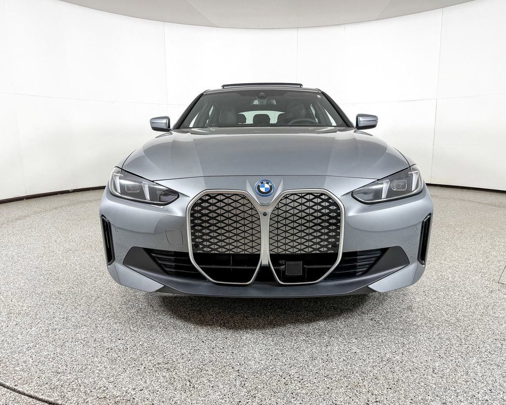 Thumbnail: 2025 BMW i4 - 7