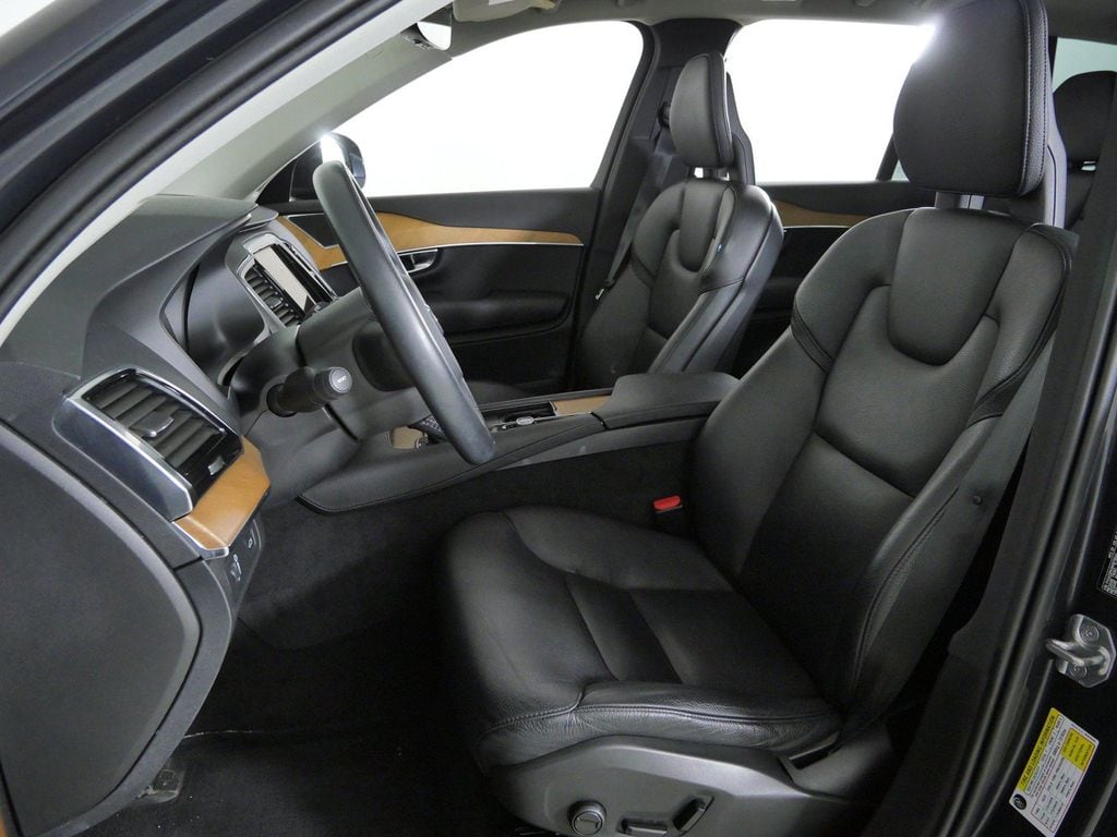 Thumbnail: 2021 Volvo XC90 - 34