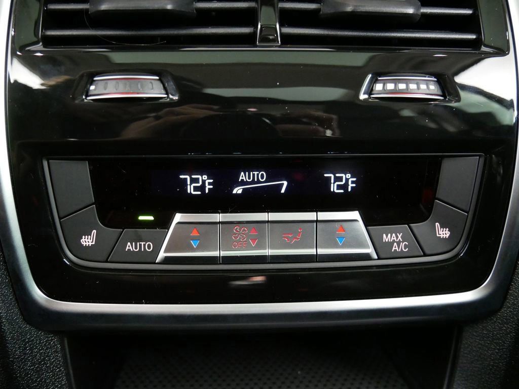 Thumbnail: 2026 BMW X7 - 35