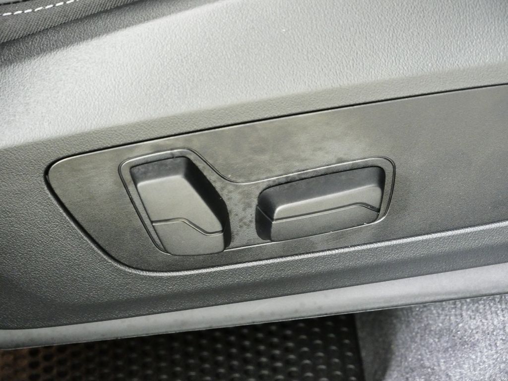 Thumbnail: 2026 BMW X1 - 22