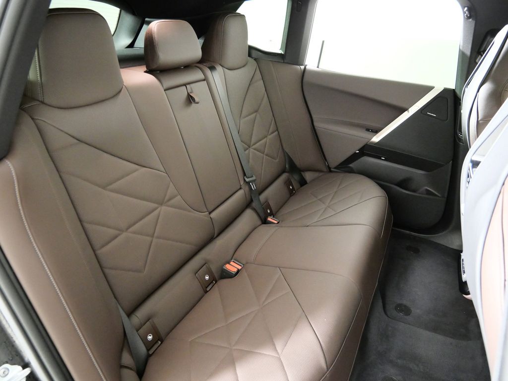 Thumbnail: 2025 BMW iX - 31