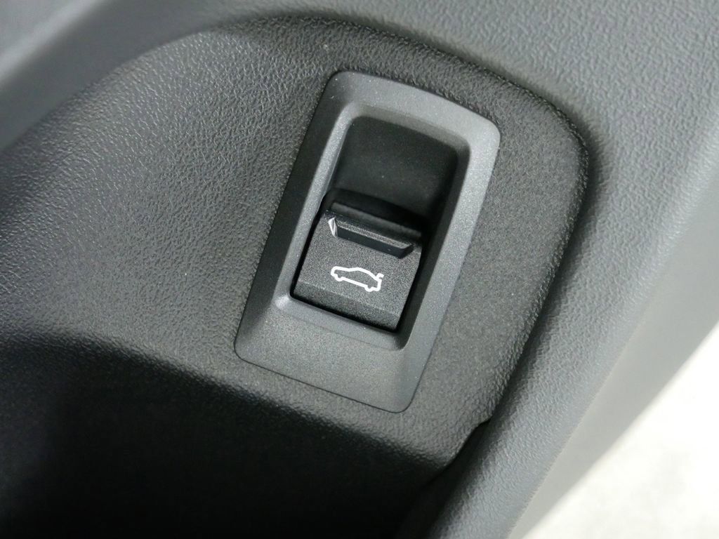 Thumbnail: 2025 BMW 5 Series - 35