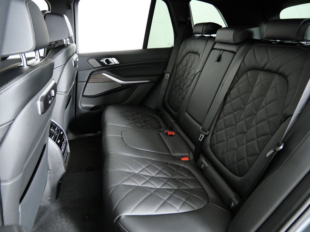 Thumbnail: 2026 BMW X5 - 33