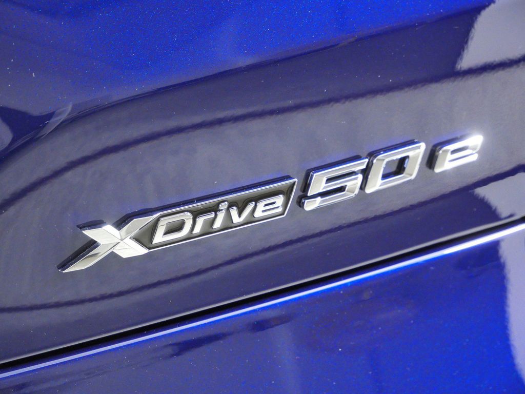 Thumbnail: 2026 BMW X5 - 12
