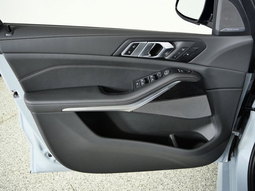 Thumbnail: 2026 BMW X5 - 36