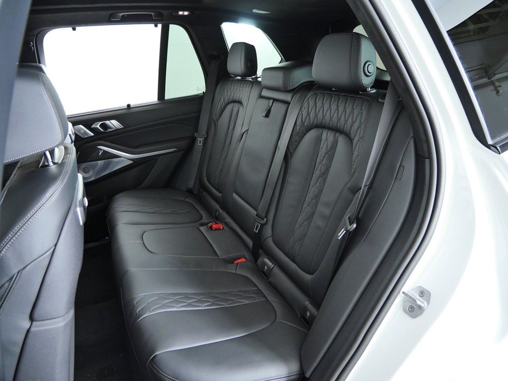 Thumbnail: 2026 BMW X5 - 29