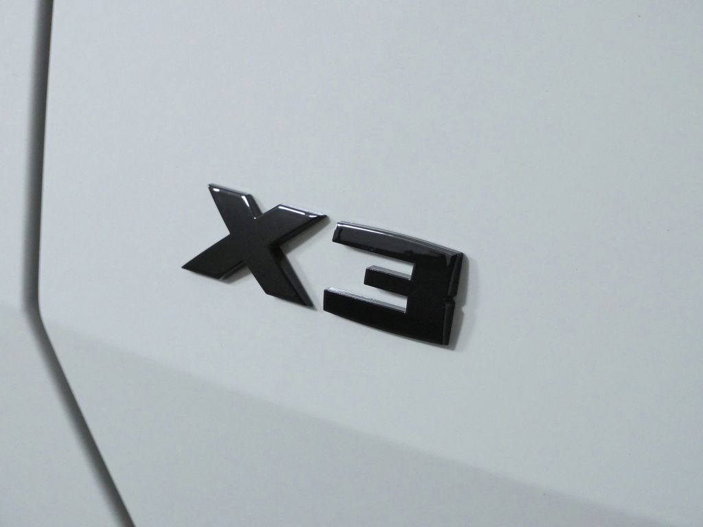 Thumbnail: 2026 BMW X3 - 13