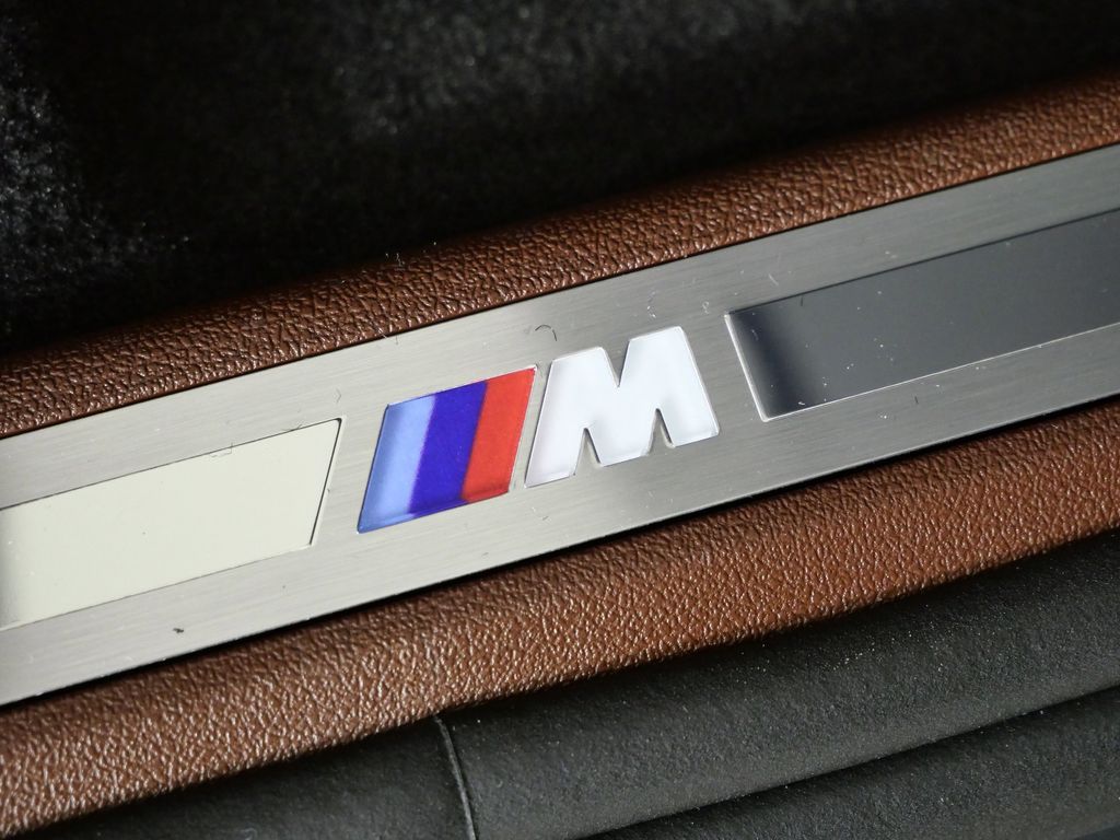 Thumbnail: 2026 BMW XM - 23