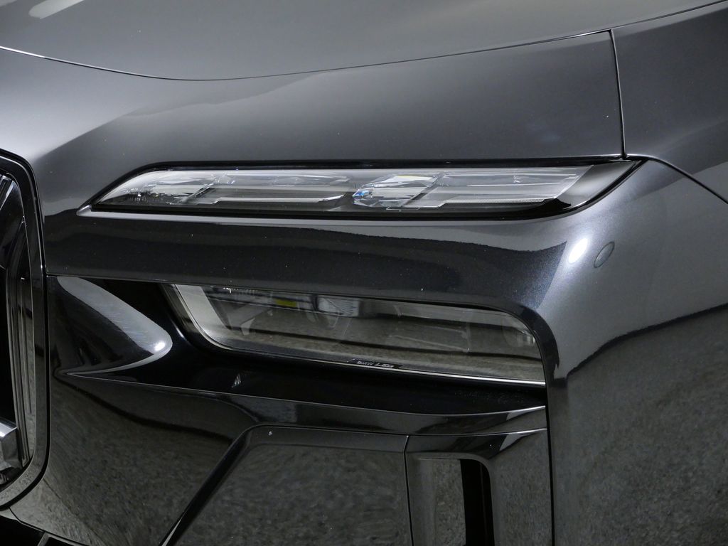Thumbnail: 2023 BMW 7 Series - 4