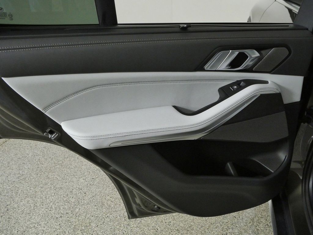 Thumbnail: 2026 BMW X5 - 31