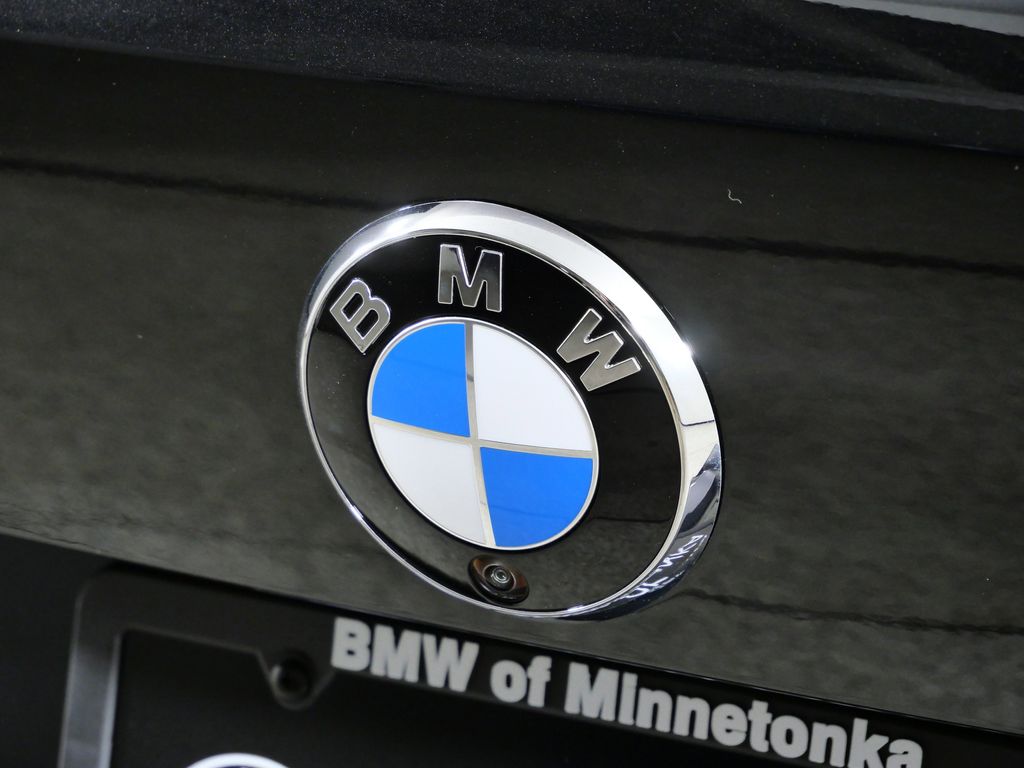 Thumbnail: 2026 BMW i4 - 11