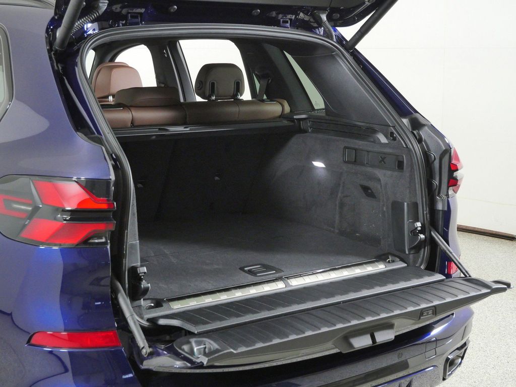 Thumbnail: 2026 BMW X5 - 29