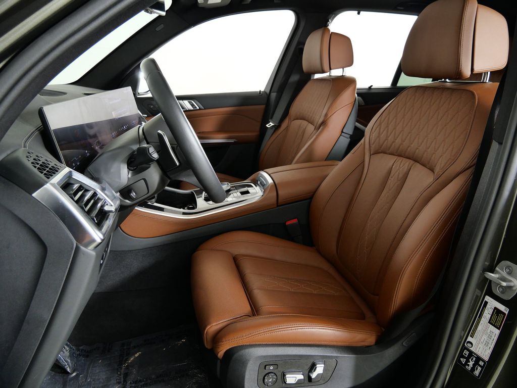 Thumbnail: 2025 BMW X5 - 41