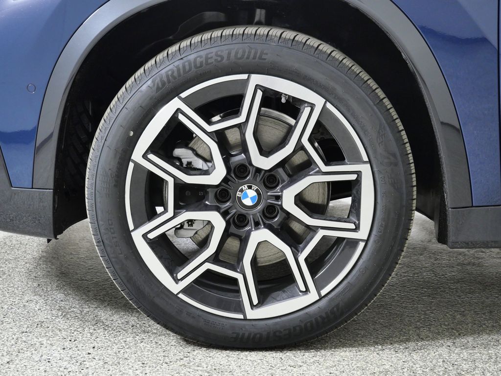 Thumbnail: 2026 BMW X1 - 17