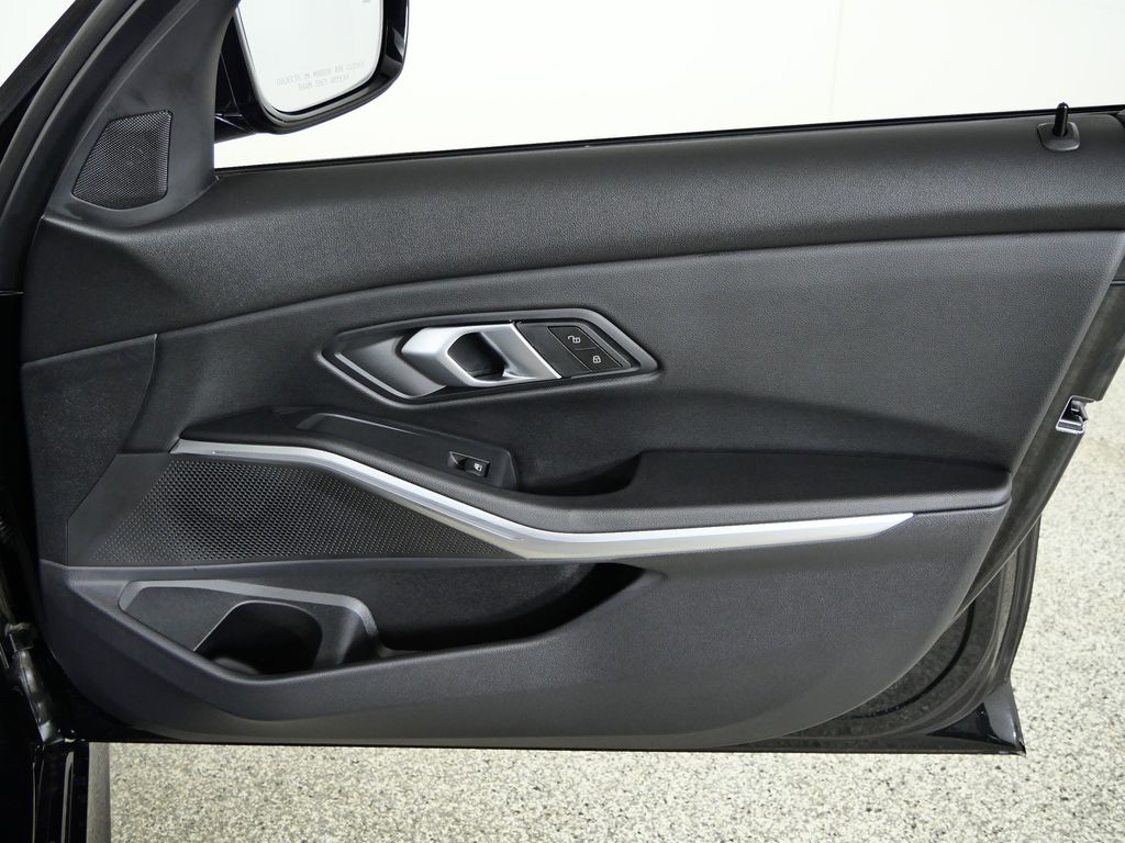 Thumbnail: 2026 BMW 3 Series - 19