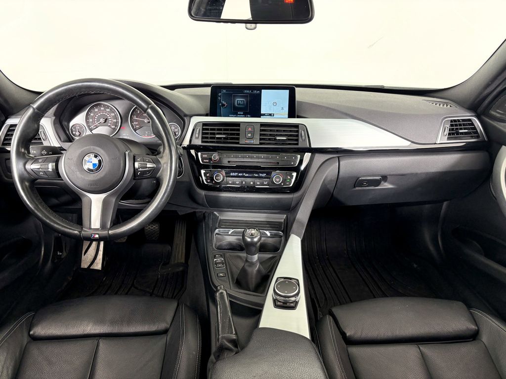 Thumbnail: 2017 BMW 3 Series - 9