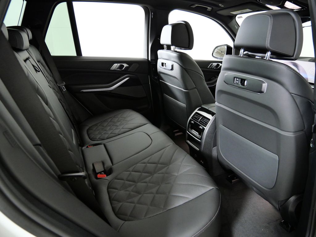 Thumbnail: 2026 BMW X5 - 26