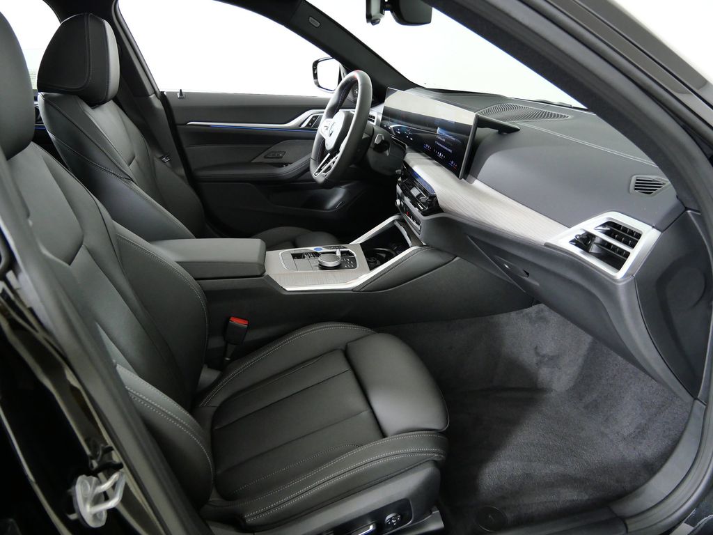 Thumbnail: 2026 BMW i4 - 20