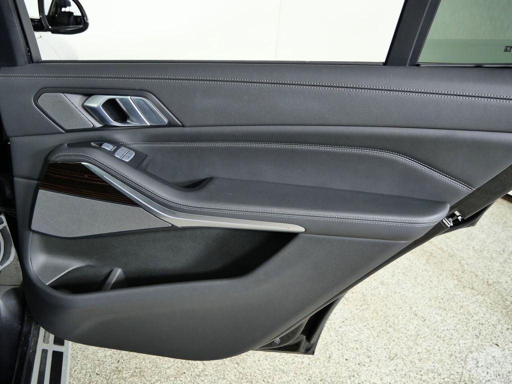 Thumbnail: 2020 BMW X7 - 25