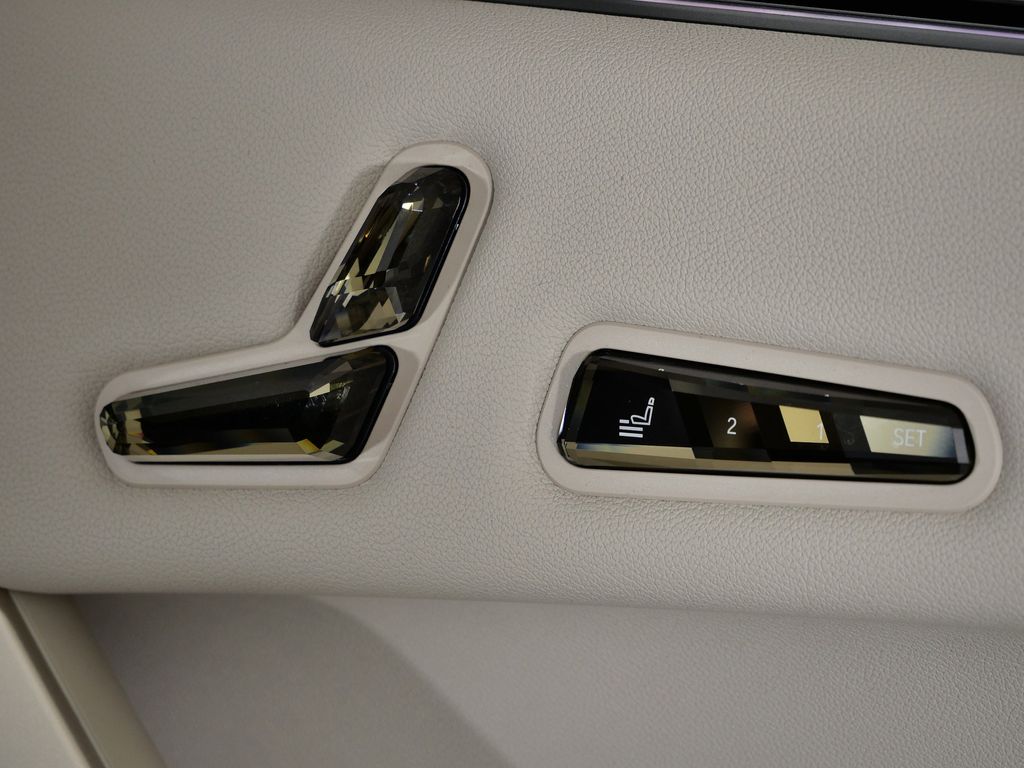 Thumbnail: 2026 BMW iX - 21