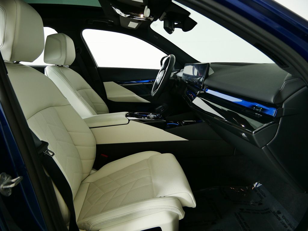 Thumbnail: 2024 BMW i5 - 26
