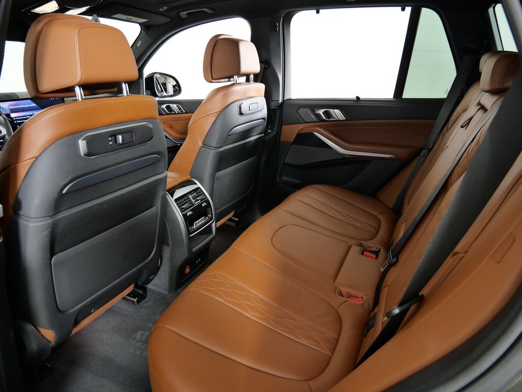 Thumbnail: 2025 BMW X5 - 37