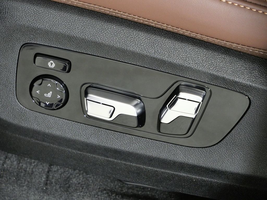 Thumbnail: 2026 BMW X7 - 39