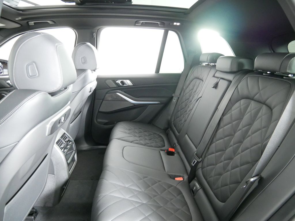 Thumbnail: 2026 BMW X5 - 29