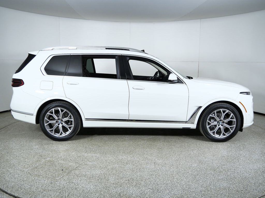 Thumbnail: 2023 BMW X7 - 10