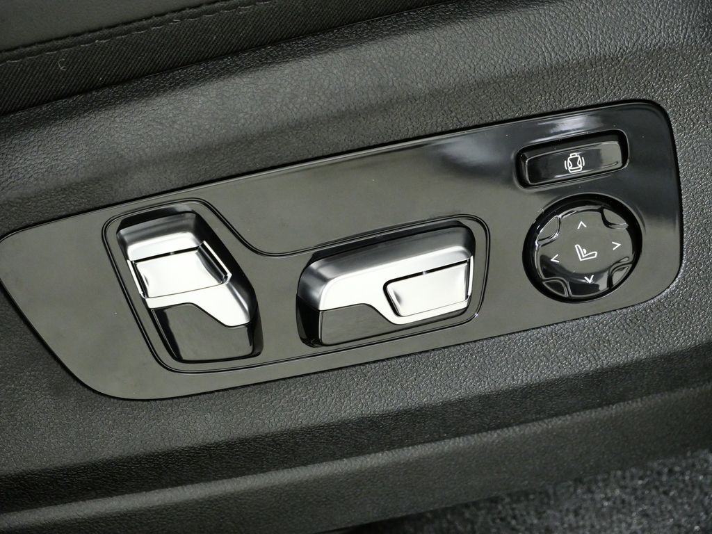 Thumbnail: 2026 BMW X5 - 22