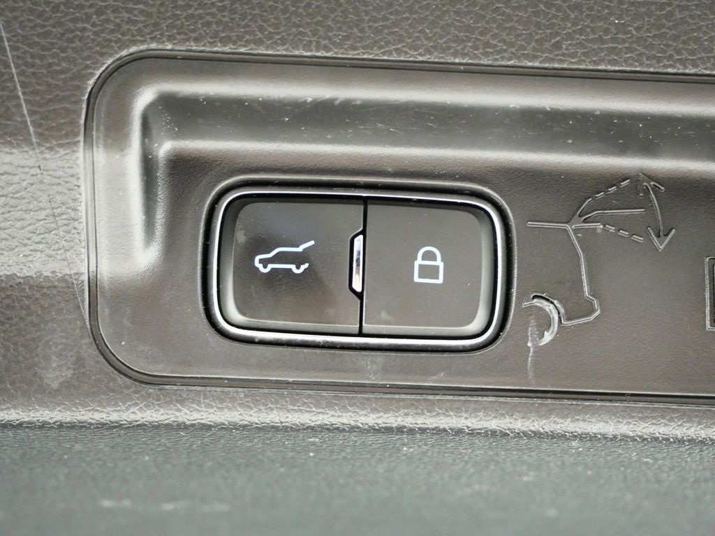 Thumbnail: 2021 Ford Explorer - 29