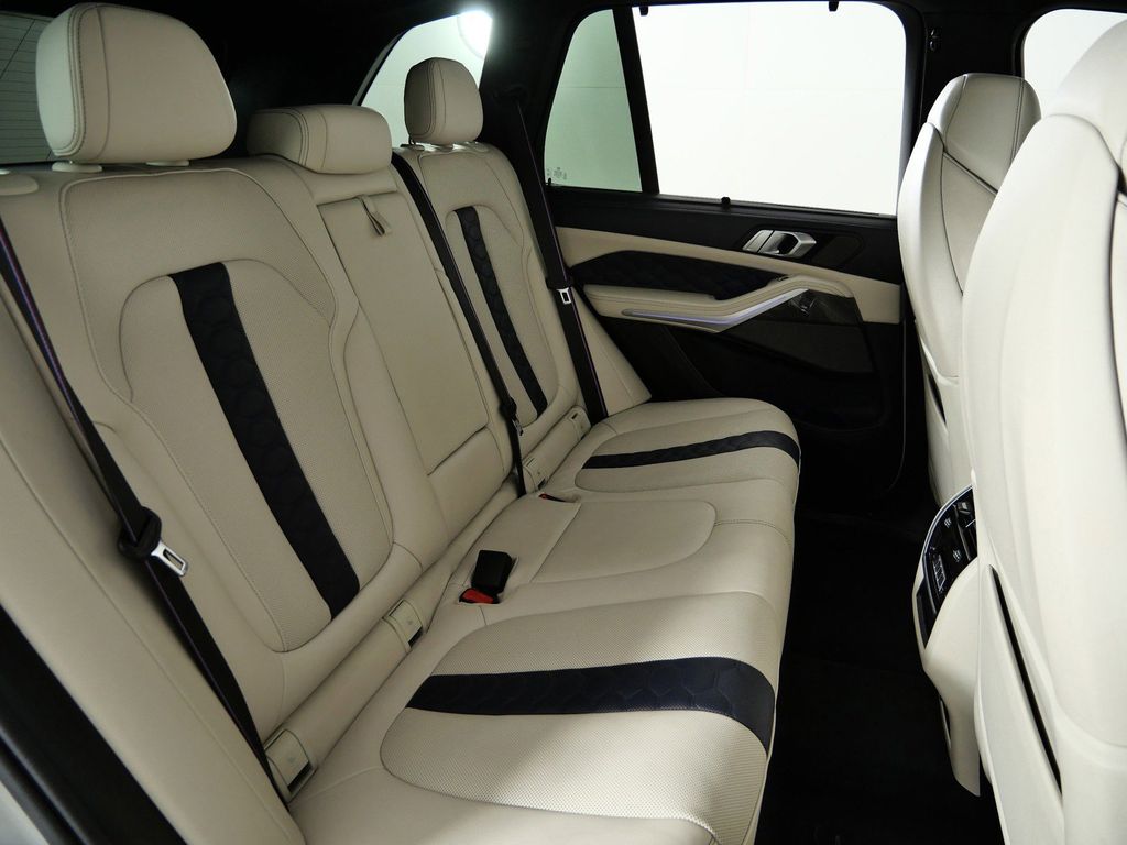 Thumbnail: 2023 BMW X5 - 26