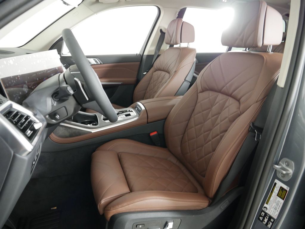 2025 BMW X7 xDrive40i 34