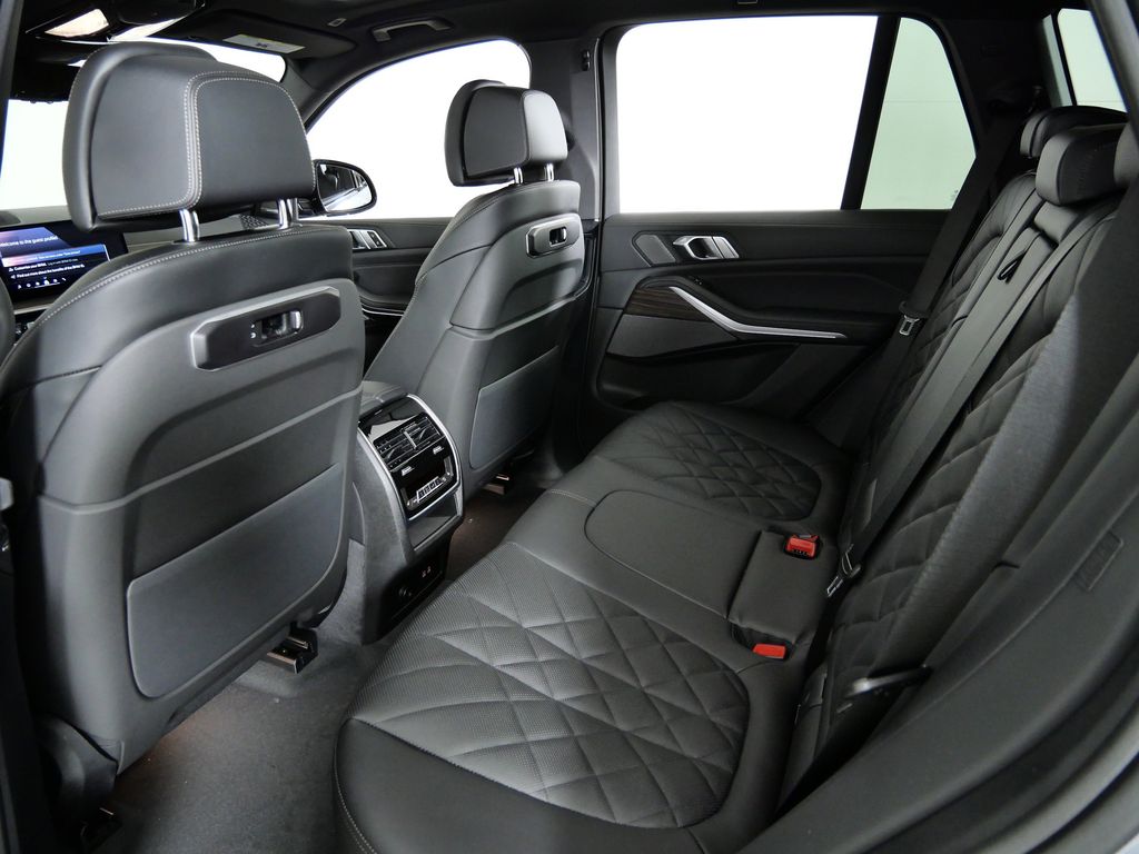 Thumbnail: 2026 BMW X5 - 32