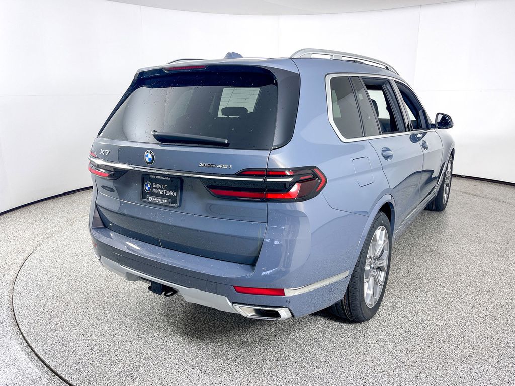 Thumbnail: 2025 BMW X7 - 3