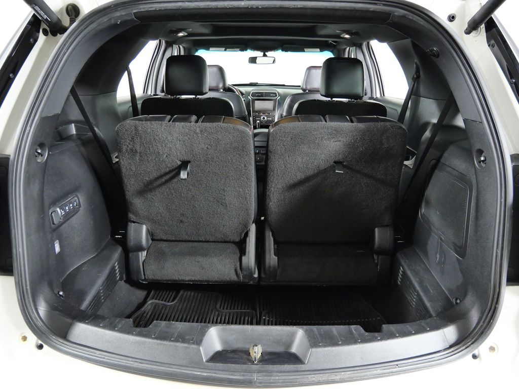 Thumbnail: 2016 Ford Explorer - 30