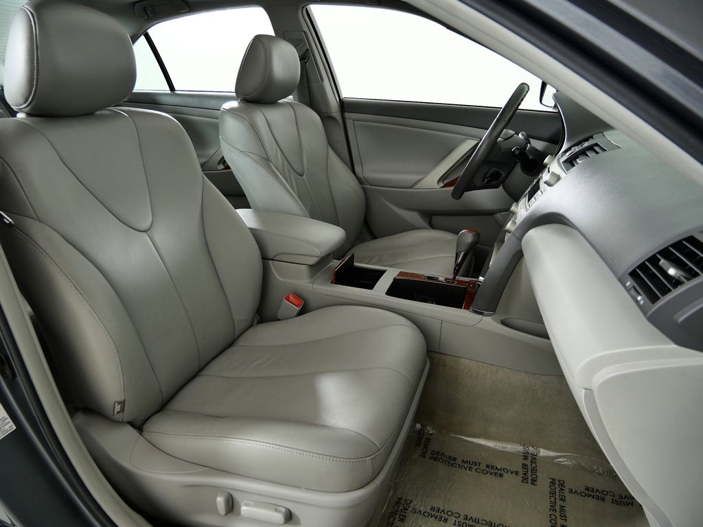 Thumbnail: 2011 Toyota Camry - 22