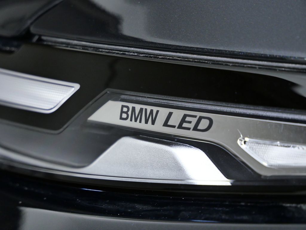 Thumbnail: 2026 BMW X7 - 4