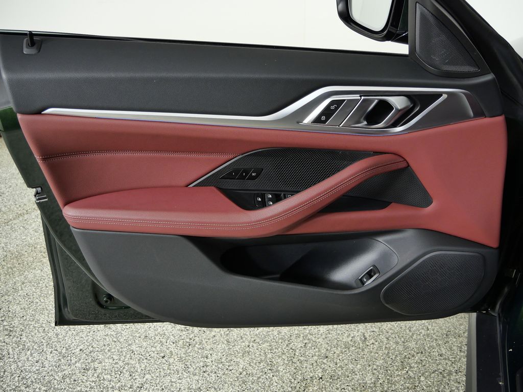 Thumbnail: 2023 BMW i4 - 33