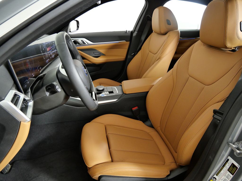 Thumbnail: 2025 BMW i4 - 35