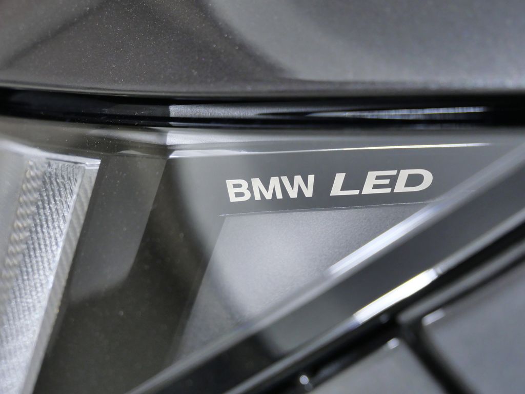 Thumbnail: 2026 BMW iX - 4